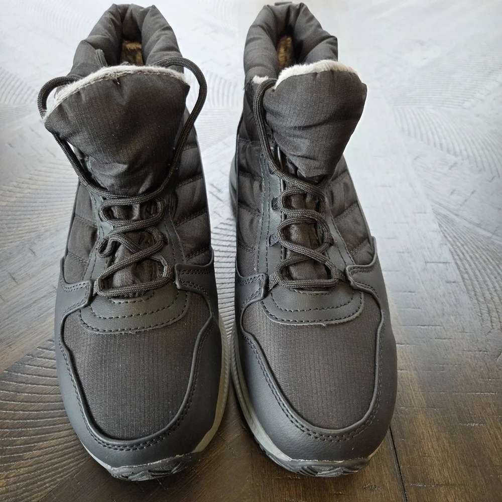 Eddie Bauer Balasana Faux Fur Lined Winter Boots - Grey / Black - Size 9